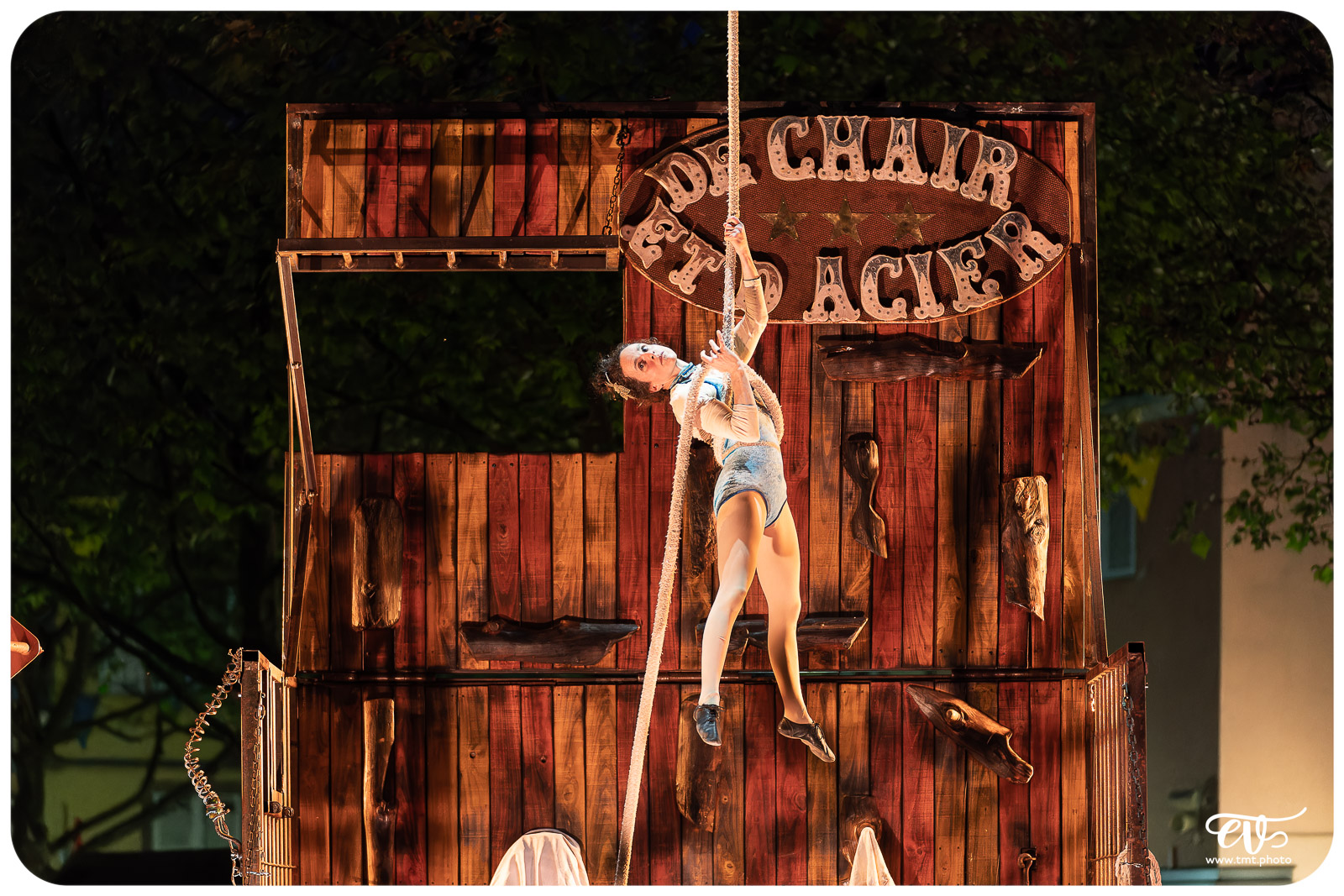 DE CHAIR ET D'ACIER (CIE 100 RACINES)